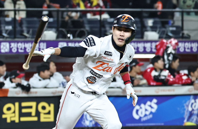 대전서 완성된 '8회의 기적'…'심우준 2타점' 한화, 짜릿한 역전 드라마로 한국시리즈 첫 승