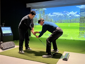 ‘레슨 대부’ 임진한이 말하는 골프 원칙 3가지…“새콤한 레몬 보면 침 나오시죠? 그래서 골프가 어려운 겁니다”