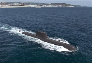 HD현대重, 장보고-Ⅱ 성능개량사업 본계약…수상함 이어 잠수함도 레벨업 [biz-플러스]