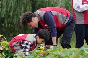 롯데건설, 2년 연속 ‘그린팜’ 텃밭 봉사활동