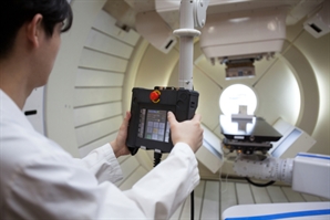 “중입자·양성자 치료, 최선 아닐수도”…과잉진료 줄이는 현명한 선택 6가지