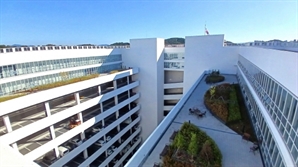 임대료에 매달릴 것인가, 사옥이라는 실물자산을 가질 것인가