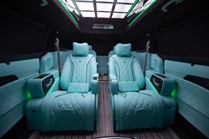 LM, 카니발 하이리무진...올해 마지막 방문상담·할인 프로모션 동시 진행