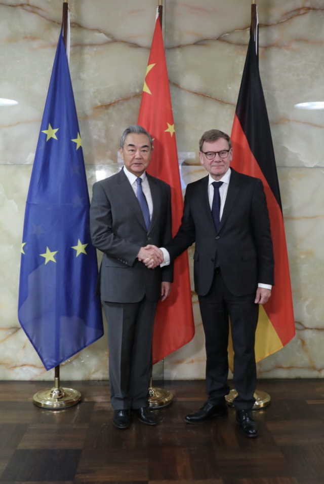 中, 독일에 "'마이크 외교' 하지 말아야" 작심 비판