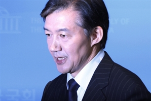 조국, 당대표 출마…"흡수합당론 흔들리지 않아"