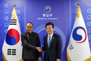 정동영 장관, 아세안에 한반도 특사 검토 요청