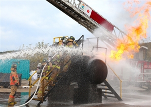 소방서도 울고 갈 GS칼텍스 소방훈련…로봇·AI 혁신장비로 '실전형' 완벽 대비