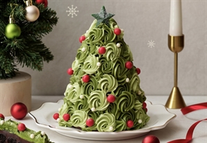 "비싸도 잘 팔린다, 대체 왜?"…40만원짜리도 불티난다는 '연말 케이크 전쟁' [돈터치미]