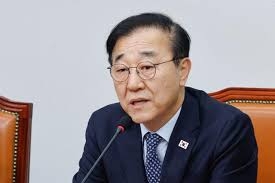 LH 개혁 방향 제시한 김윤덕 장관…"토지 매각 줄이고 직접 시행 늘려야"[집슐랭]