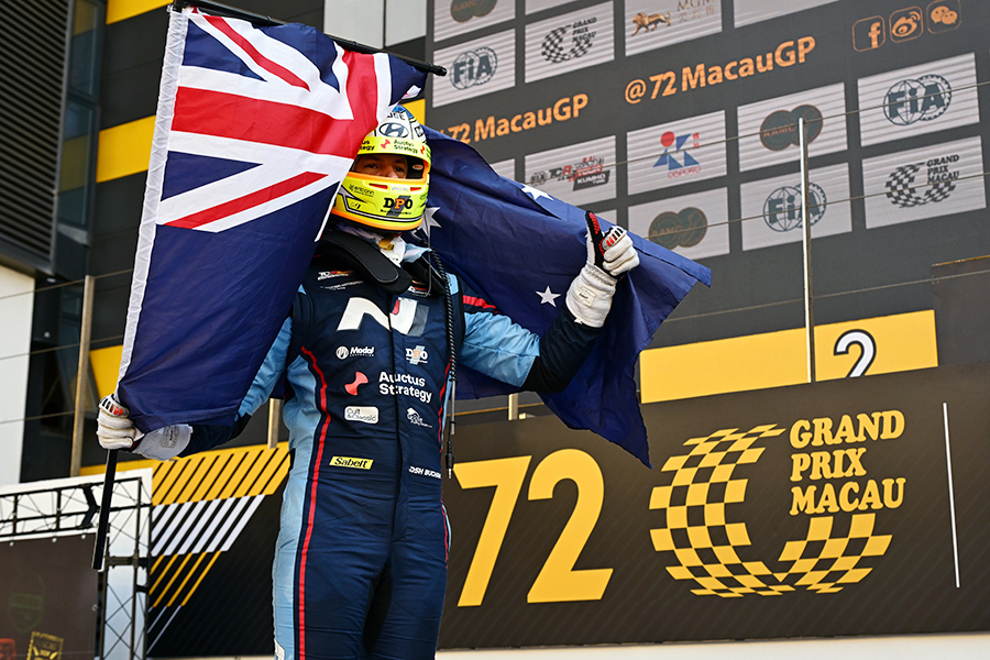 조쉬 버켄, 72회 마카오 그랑프리에서 열린 금호 FIA TCR 월드 투어 최종전 승리