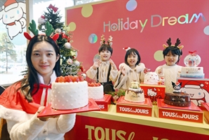 '산리오캐릭터즈와 꿈같은 홀리데이를' 뚜레쥬르 시즌 케이크 출시