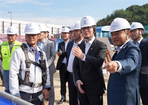 [단독] "산재로 공사 중단땐 원청이 추가 비용 부담해야"