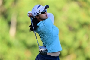 ‘59억 잭팟’ 시동 거는 김세영, 6타 줄이고 단독 2위로 반환점