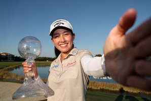 세계 1위 티띠꾼, 2년 연속 시즌 최종전 왕좌 차지…우승 상금 59억 '잭팟'