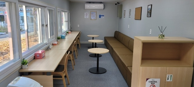 화성시 향남읍에 문을 연 간이 쉼터. 사진 제공=경기도