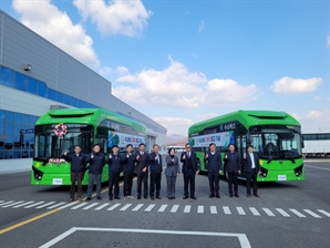 “최대주행거리 708km”…우진산전, 수소버스 출고식 행사 가져