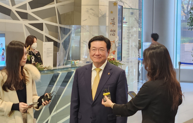 이찬희 삼성 준법감시위원회(준감위) 위원장이 25일 서울 서초구 삼성생명 빌딩에서 발언하고 있다. 노우리 기자