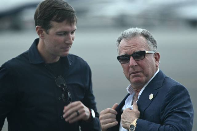 [트럼프 스톡커] 러시아에 우크라 땅 주고 평화, 기름값만 '출렁'