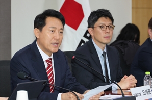 오세훈 "서울시 인허가권을 구청으로 옮기자는 건 정치적 주장"