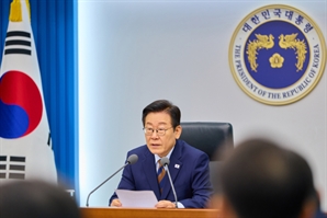 李대통령 지지율 60%…민주 42% 국힘 24% [한국갤럽]