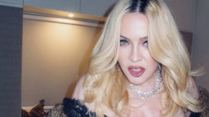 67세 맞아?…마돈나, 나이 믿기지 않는 과감 노출 패션