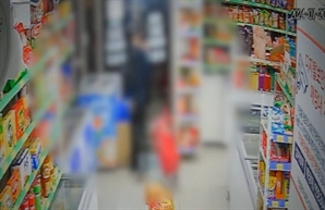 무인점포서 물건 훔친 CCTV에 "학교 어떻게 다녀"…신상 퍼진 여고생 결국