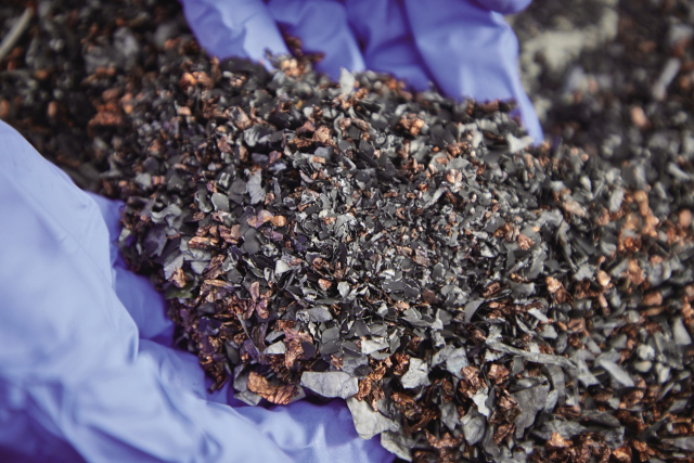 방전·파쇄·분쇄·분급·선별 등을 통한 폐배터리 재활용 전처리 단계. 사진 제공=한국지질자원연구원