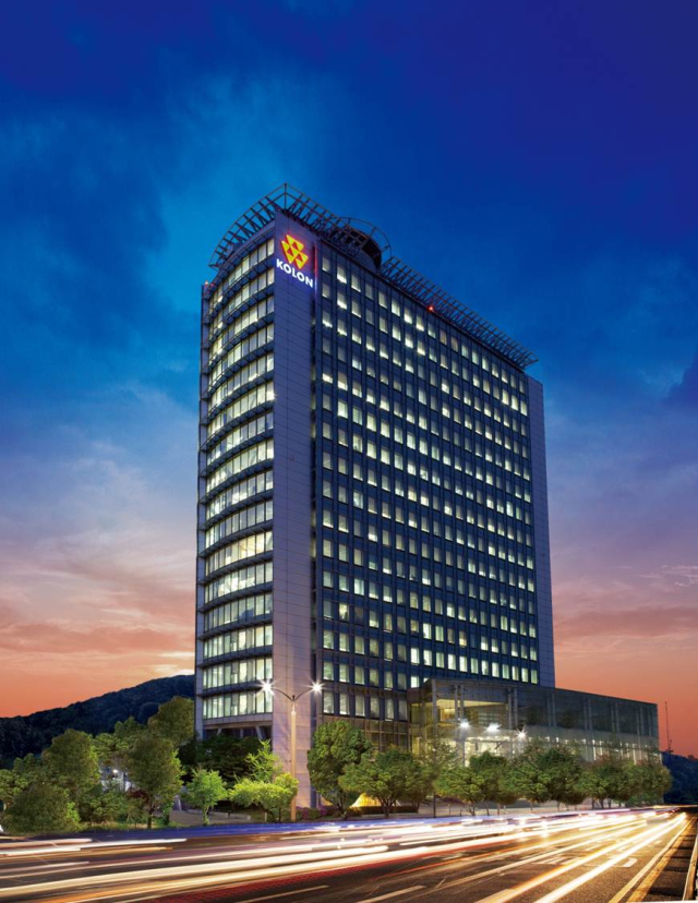 몸집 불리는 코오롱…계열사 잇단 합병