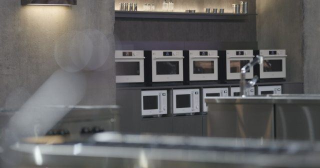 넷플릭스 '흑백요리사: 요리 계급 전쟁'에 등장한 LG전자 광파오븐