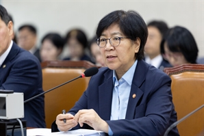 [단독] 칼 빼든 정은경, 건보 적용 지연 약제 전수조사