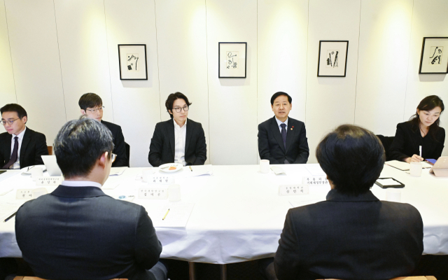 구윤철 부총리 겸 기획재정부 장관이 1일 서울 중구 달개비에서 열린 국제금융자문위원회를 주재하고 있다. 사진 제공=기재부