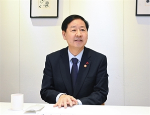 달러 쌓아둔 기업에 대출 패널티...증권사 마케팅도 점검