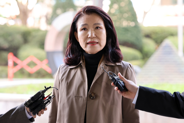 이진숙 전 방송통신위원장이 5일 오후 서울 양천구 서울남부지방검찰청 앞에서 영등포경찰서장과 전직 수사과장 등을 직권남용 혐의로 고발하기에 앞서 입장을 밝히고 있다. 연합뉴스