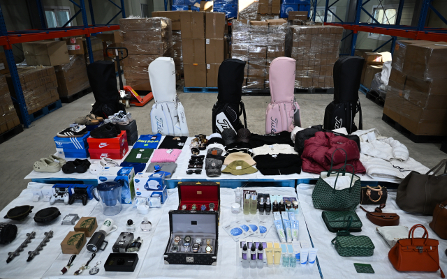 "샤넬백보다 1000원짜리 마스크팩 짝퉁이 더 심각"…지재처 '청주 압수품 창고' 가보니