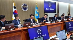 李대통령 "쿠데타 등 국가권력 범죄, 나치전범 처리하듯 해야"