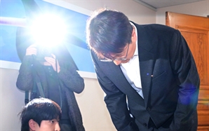 '다 털린' 쿠팡, 주가도 낭떠러지…美 증시서 5%대 급락세 [마켓시그널]