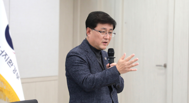 김성환 기후에너지환경부 장관이 1일 정부세종청사에서 출입기자단 간담회를 하고 있다. 사진 제공=기후부