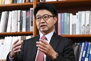 "계엄 1년, 대통령의 경청·통합 행보 절실한 시점"