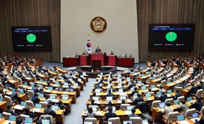 내년 예산안 국회 통과…총지출 727.9조·총수입 675.2조