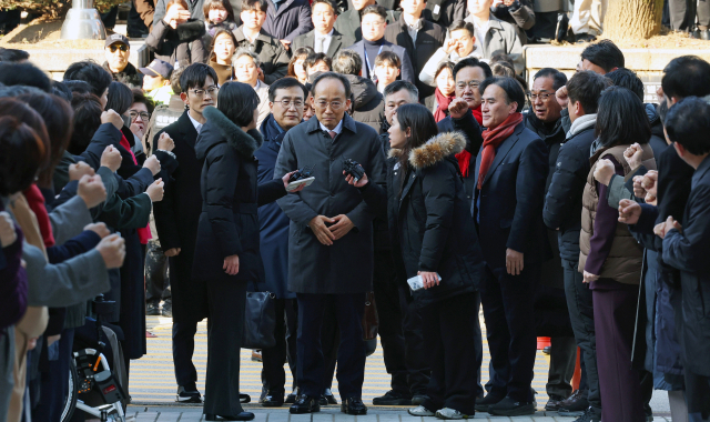 국회의 12·3 비상계엄 해제 의결 방해 의혹을 받는 추경호 전 국민의힘 원내대표가 2일 서울 서초구 서울중앙지방법원에서 열린 영장실질심사에 출석하고 있다. 권욱 기자