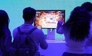 ‘모바일로 끌어들여 콘솔로 수익 극대화’…게임업계, 요즘 뜨는 플랫폼 전략은