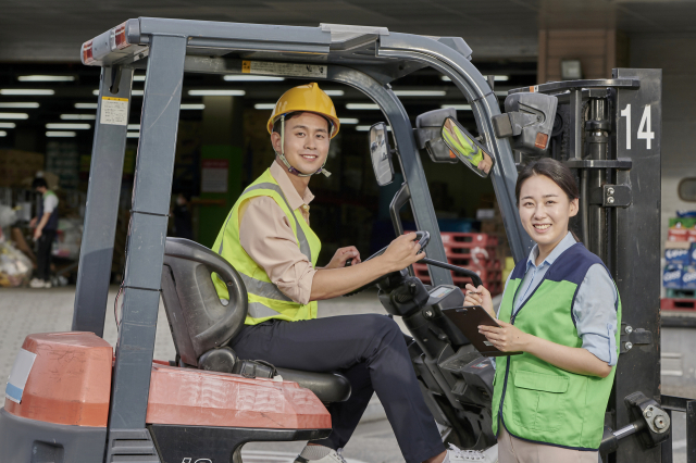 "'이 자격증' 하나로 월 400까지?"…기업들이 '콕' 찍은 핵심 스펙은 바로