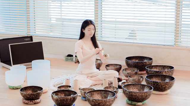 하이원 그랜드호텔에서 진행되는 명상 프로그램 현장. 요가와 함께 위스키를 즐기는 특별한 경험을 할 수 있다. 사진 제공=강원랜드