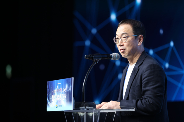 송병준 벤처기업협회 회장이 2일 서울 삼성동 인터컨티넨탈 파르나스 호텔에서 열린 '대한민국 벤처 30주년 기념식'에 참석해 개회사를 발표하고 있다. 사진 제공=벤처기업협회