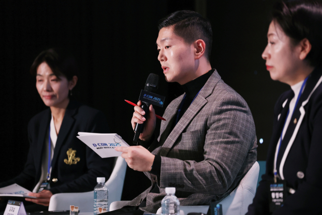 지난달 19일 서울 영등포구 페어몬트 앰버서더 호텔에서 열린 디지털자산 정책 콘퍼런스 '디콘(D-CON) 2025' 특별대담에서 김재섭 국미의힘 의원이 발언하고 있다. 연합뉴스