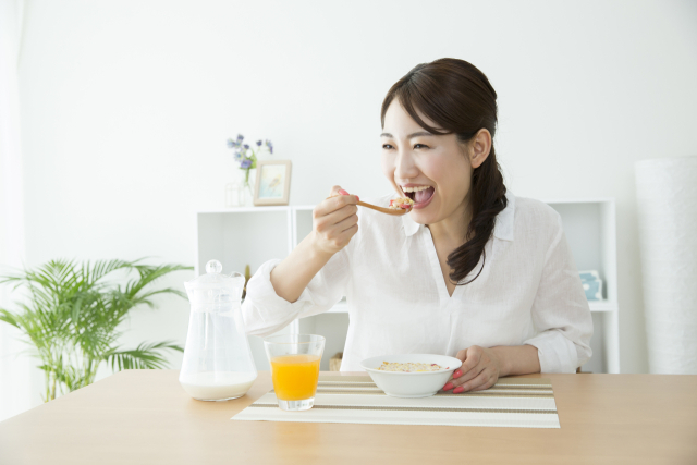 "밥만 먹는데 300만원 준다"… 4만명 몰린 '신의 알바' 정체