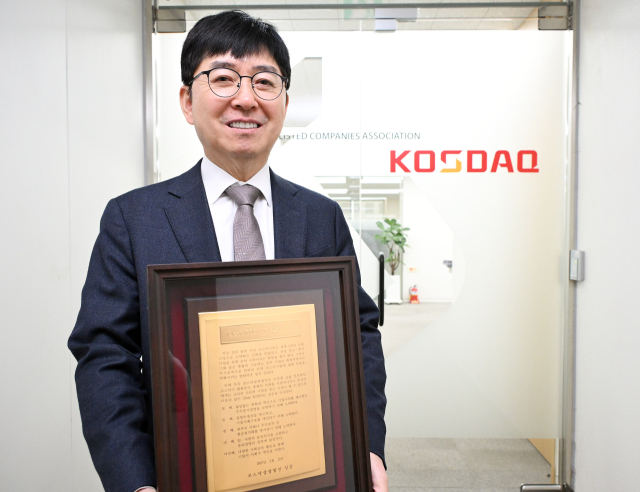 이동훈 코스닥협회장 겸 켐트로스 대표가 3일 서울 여의도 코스닥협회 사옥에서 서울경제신문과 인터뷰를 하고 있다. 오승현 기자