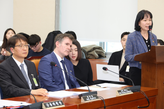 송경희 개인정보보호위원장이 3일 국회 정무위원회에서 열린 쿠팡 개인정보 유출 사태 관련 현안질의에서 위원 질의에 답하고 있다. 연합뉴스