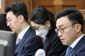 반클리프 목걸이 등 마지막 수사…이달말 '尹과 공범' 기소 유력