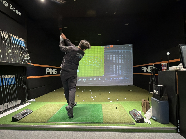 테스트를 하고 있는 참가자. 김세영 기자